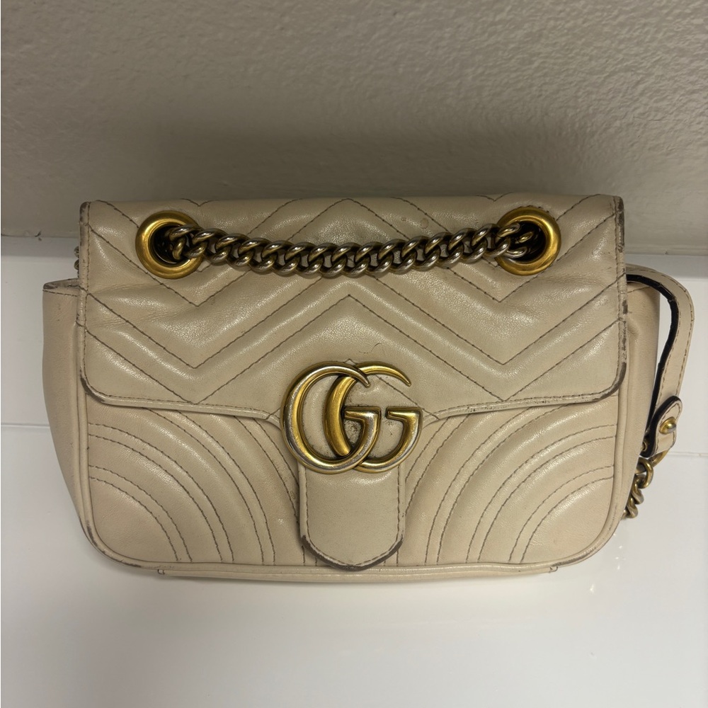 Gucci Quilted Crossbody Shoulder Bag with Gold Chain